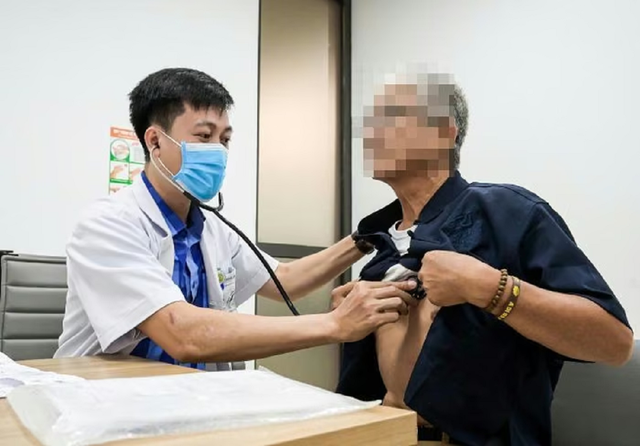 Ba người c&ugrave;ng nh&agrave; mắc ung thư đại trực tr&agrave;ng, b&aacute;c sĩ ph&aacute;t hiện nguy&ecirc;n nh&acirc;n bất ngờ- Ảnh 1.