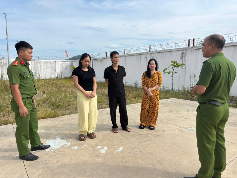 Điều tra 830 lượt giao dịch với tổng số tiền hơn 82 tỷ đồng: Kh&aacute;m x&eacute;t nơi ở v&agrave; l&agrave;m việc của Nguyễn Thị Tuyết SN 1964 v&agrave; 2 chủ nợ kh&aacute;c- Ảnh 1.