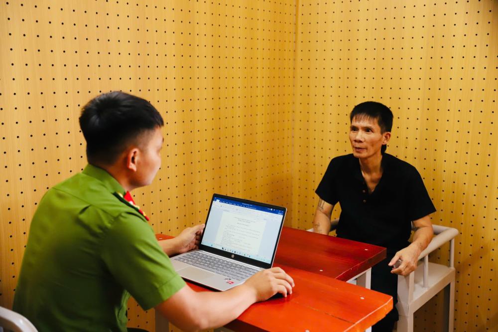 Điều tra 830 lượt giao dịch với tổng số tiền hơn 82 tỷ đồng: Kh&aacute;m x&eacute;t nơi ở v&agrave; l&agrave;m việc của Nguyễn Thị Tuyết SN 1964 v&agrave; 2 chủ nợ kh&aacute;c- Ảnh 3.