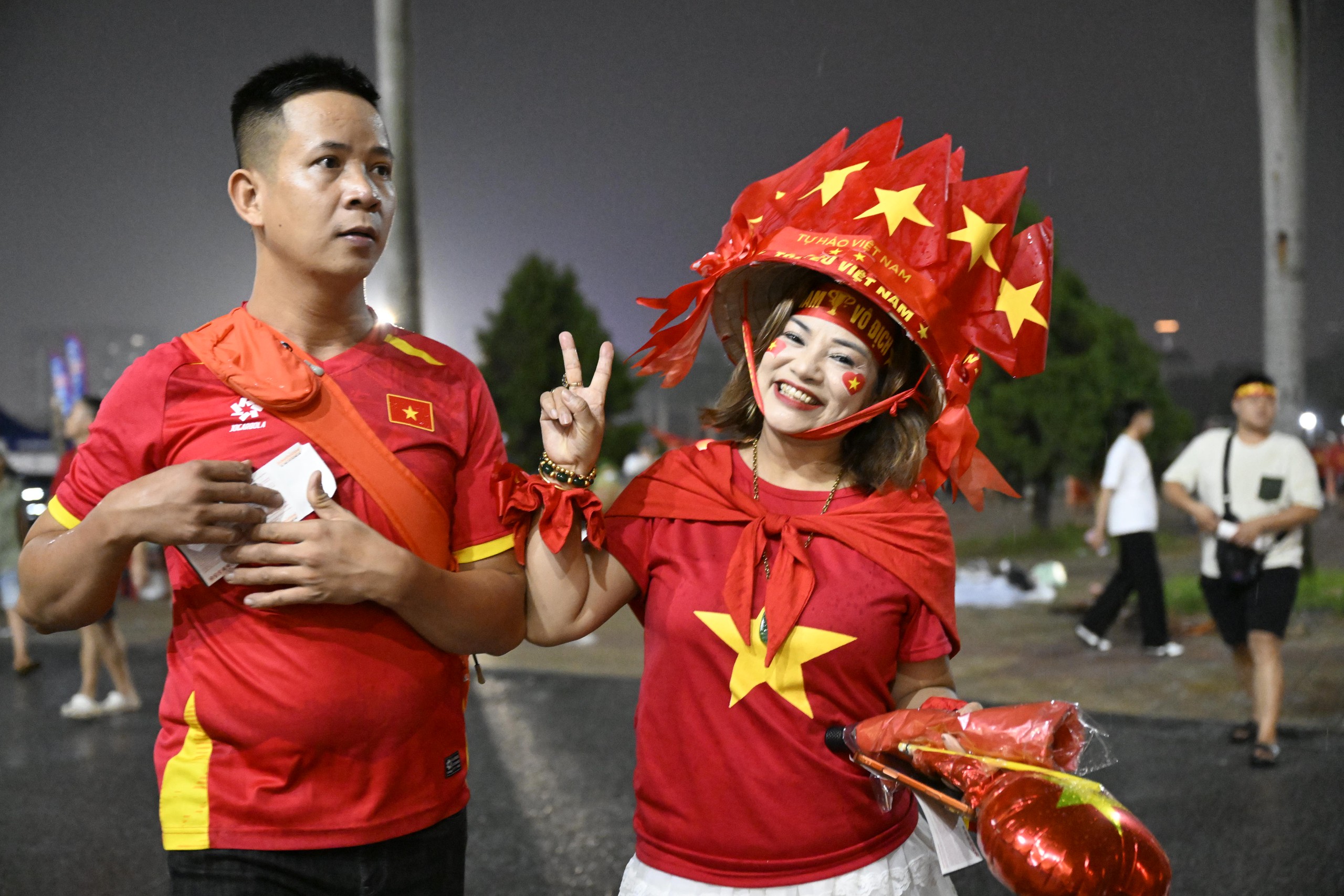 Gallery - Tuyển Việt Nam hoà nhọc nhằn 0-0 Singapore, sút 16 quả không ghi nổi bàn nào - image 4