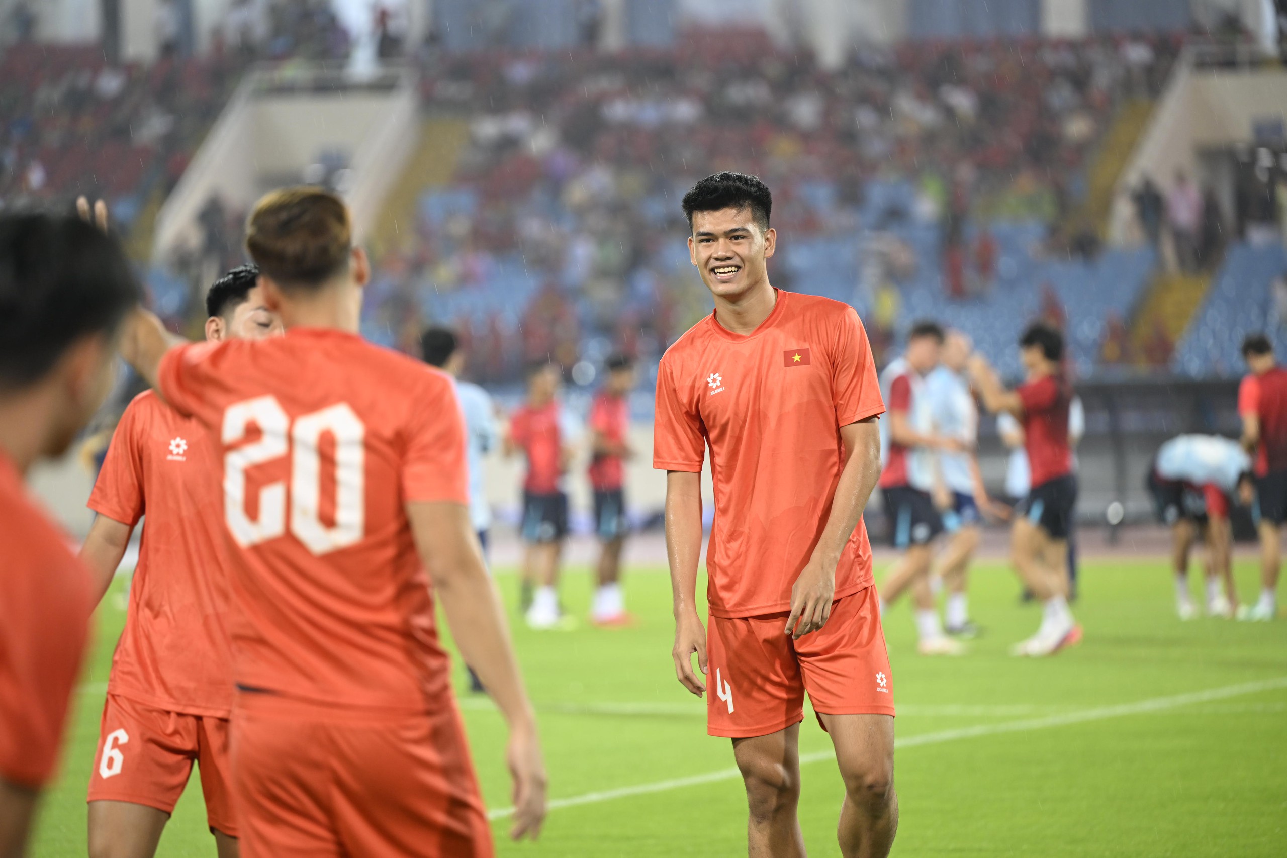 Gallery - Tuyển Việt Nam hoà nhọc nhằn 0-0 Singapore, sút 16 quả không ghi nổi bàn nào - image 8