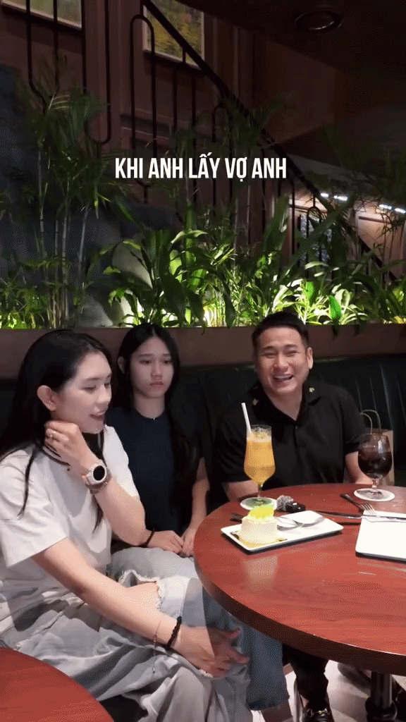 Đi xe m&aacute;y sắp rớt p&ocirc;, c&ocirc; sinh vi&ecirc;n cưới chồng Ph&oacute; gi&aacute;m đốc lớn hơn 13 tuổi: Sợ nhất nh&agrave; rộng v&agrave; đồ hiệu - Ảnh 1.