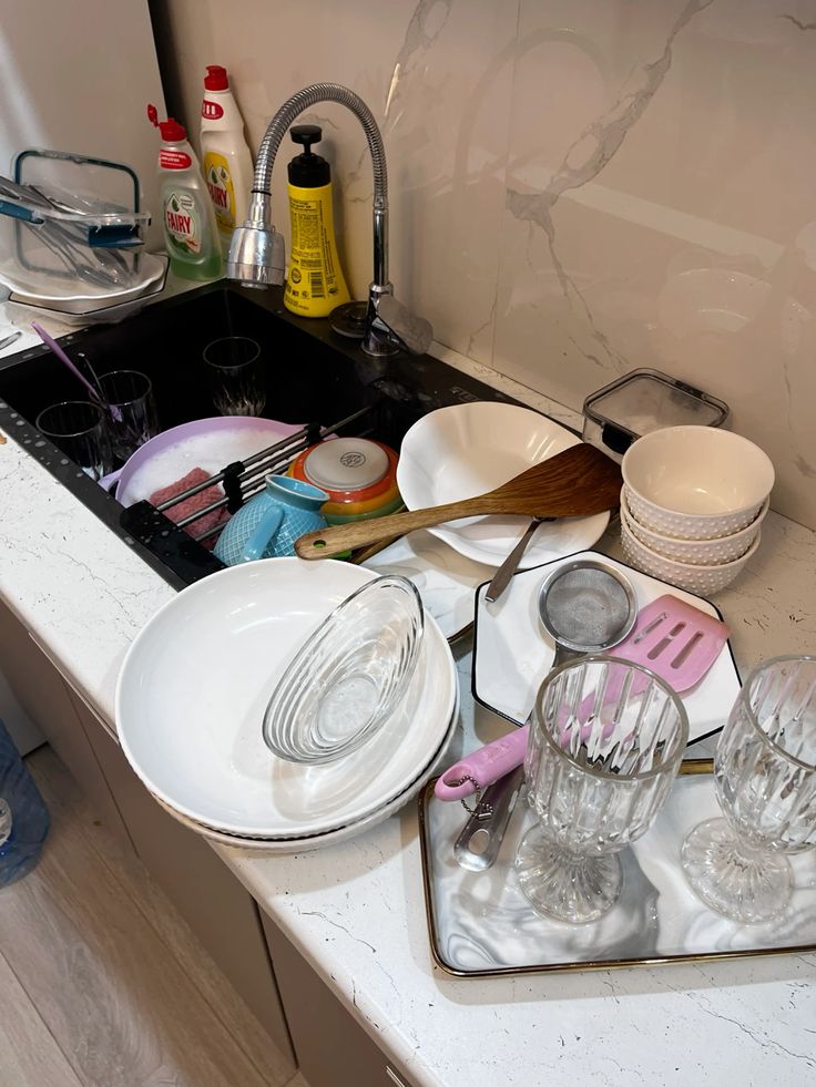 Gần 1 triệu đồng/tuần thu&ecirc; người rửa b&aacute;t, đổ r&aacute;c: T&ocirc;i th&agrave; bỏ tiền để đổi lấy 3 tiếng xem phim!- Ảnh 2.