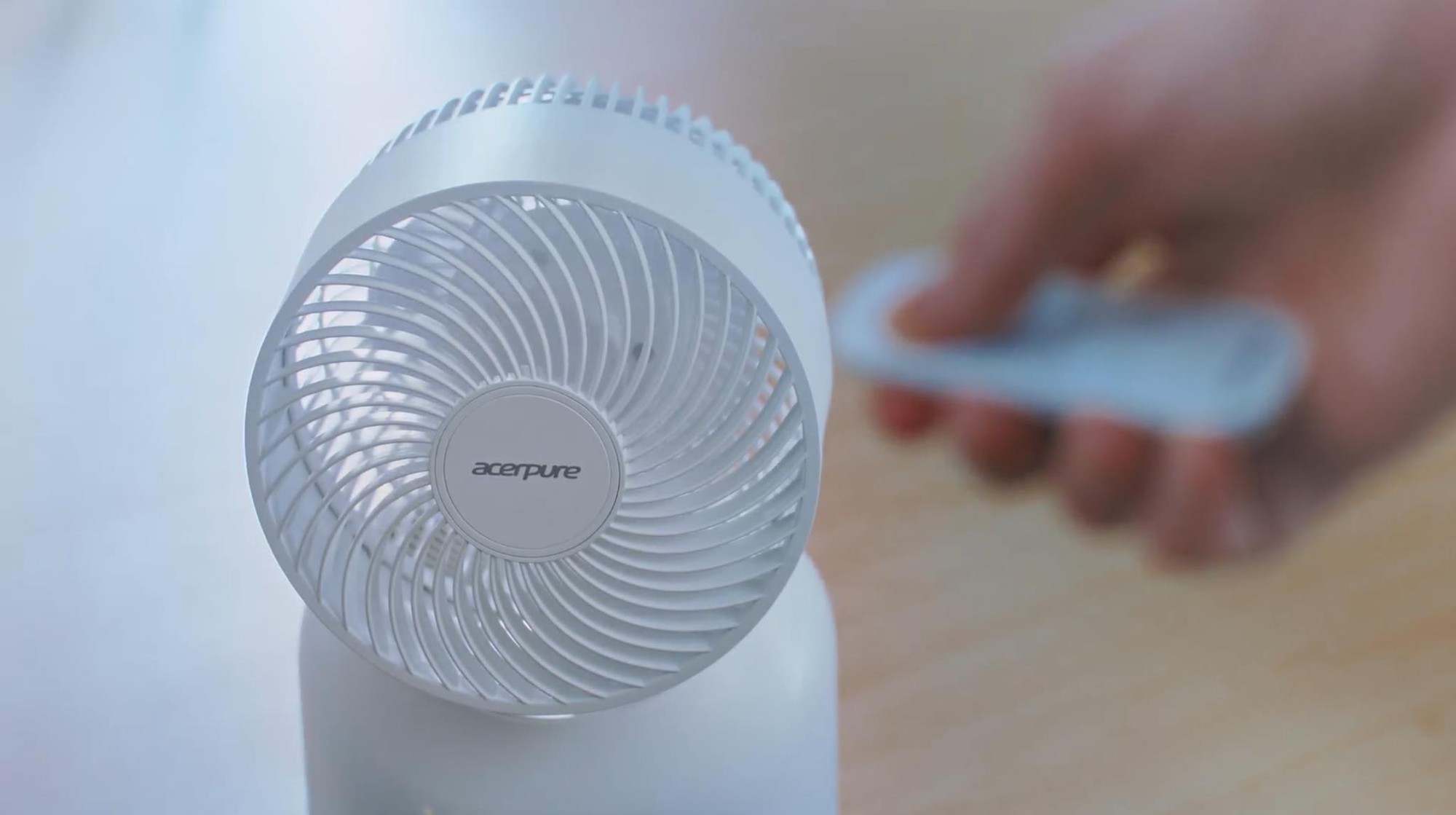 Từ g&oacute;c l&agrave;m việc đến ph&ograve;ng ngủ: Tối ưu kh&ocirc;ng kh&iacute; trong kh&ocirc;ng gian nhỏ - Ảnh 1.