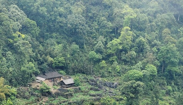 "Làng địa ngục" bước ra từ màn ảnh: Nằm trên độ cao 1.500m ở vùng núi phía Bắc, dân làng từng sống trong "3 không" - Ảnh 5.