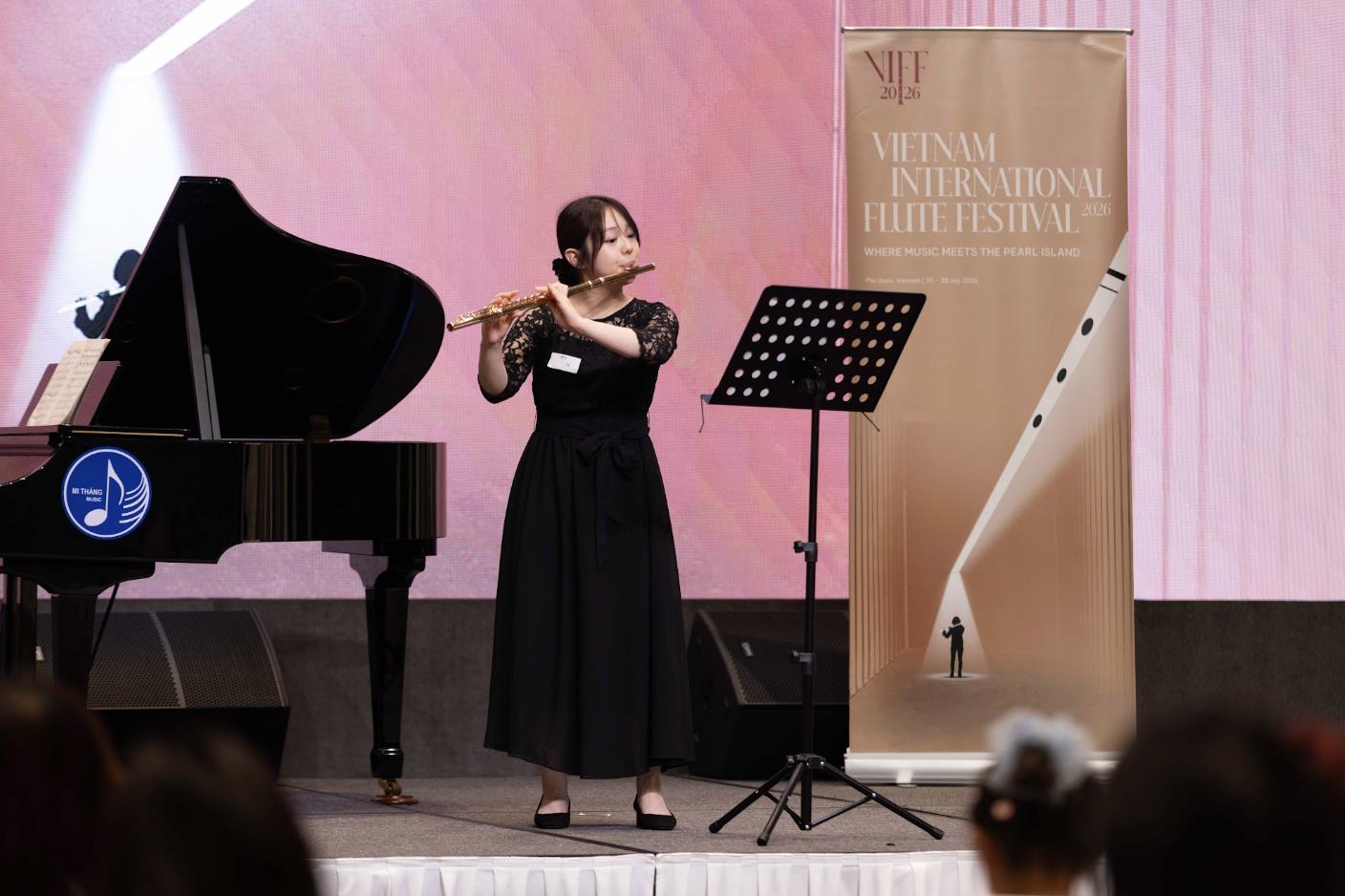 Nghệ sĩ Erin Bouriakov: “Tôi muốn nghệ sĩ trẻ Việt Nam dám mơ những giấc mơ lớn hơn” - Ảnh 6.