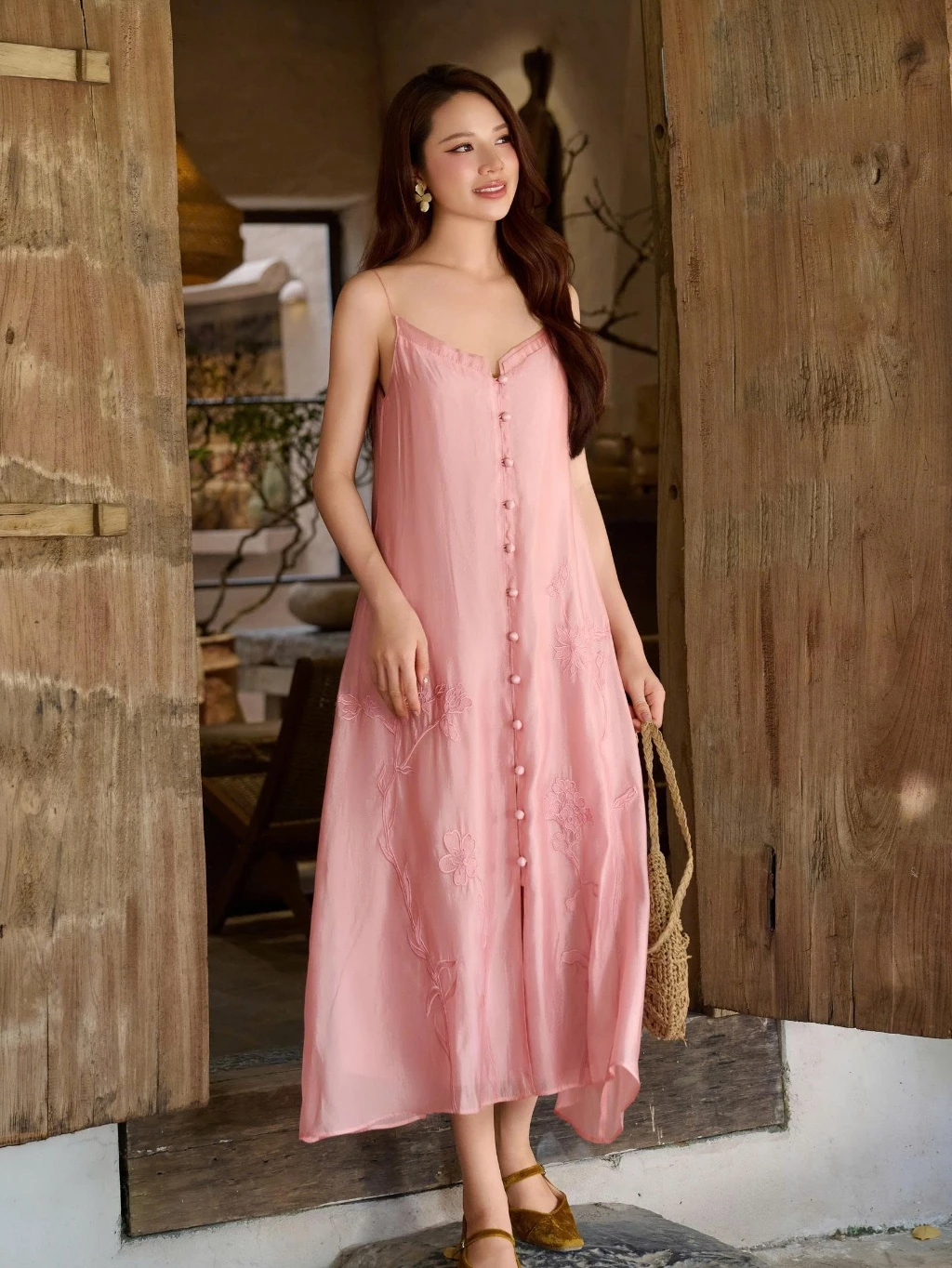Style bầu "kh&ocirc;ng một bộ n&agrave;o xấu" của Anne Hathaway: Đẹp từ thảm đỏ tới đời thường, mặc vội ra phố cũng đủ g&acirc;y sốt- Ảnh 12.