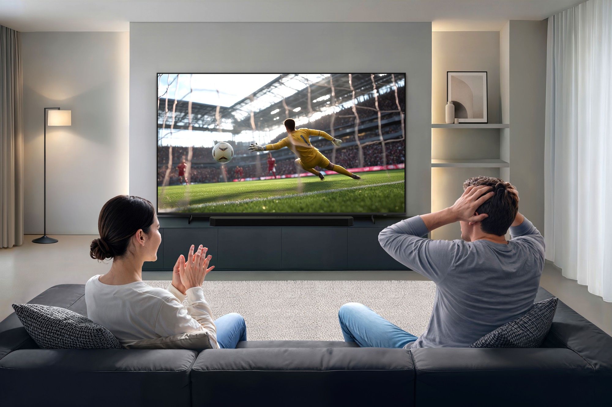 Trend mới m&ugrave;a lễ hội b&oacute;ng đ&aacute;: Đổi m&agrave;u đ&egrave;n LED tr&ecirc;n loa th&aacute;p, ho&agrave; sắc cờ c&ugrave;ng đội tuyển y&ecirc;u th&iacute;ch - Ảnh 4.