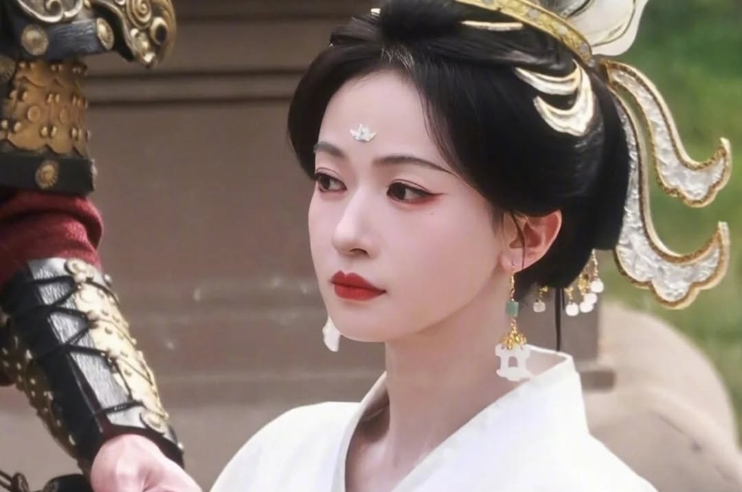 Mỹ nh&acirc;n duy nhất biến c&acirc;u "nhan sắc c&oacute; hạn thủ đoạn v&ocirc; bi&ecirc;n" th&agrave;nh 1 lời khen: Nh&igrave;n mặt l&agrave; biết chẳng tầm thường- Ảnh 1.