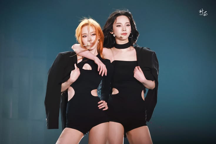 6 tổ hợp kỳ quan của showbiz: Chị em BLACKPINK cạnh nhau l&agrave; h&oacute;a thần, cặp kế thừa di sản nhan sắc sẽ c&ograve;n b&ugrave;ng nổ - Ảnh 9.