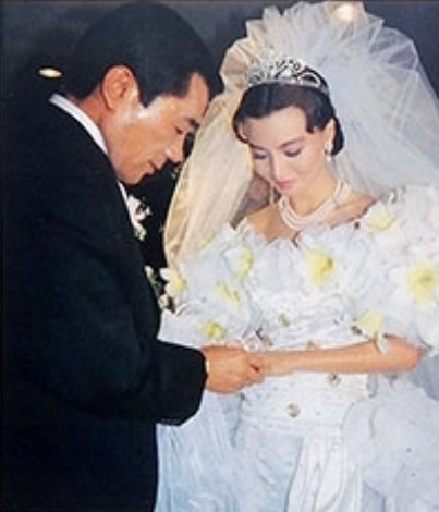 N&agrave;ng hậu cưới đại gia ở tuổi đ&ocirc;i mươi vỡ mộng: Mỗi th&aacute;ng nhận 1 tỷ tiền ti&ecirc;u vặt, nhưng bị giam lỏng l&agrave;m g&igrave; cũng c&oacute; người theo d&otilde;i- Ảnh 3.