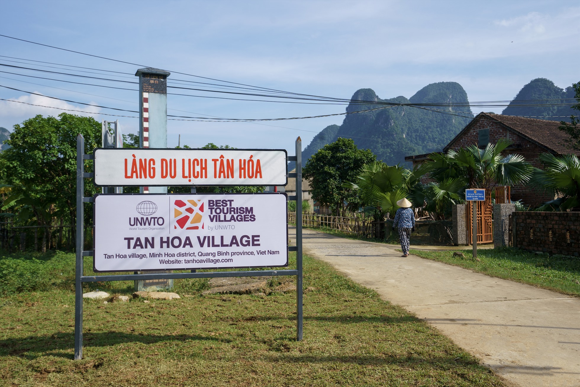 Việt Nam c&oacute; ng&ocirc;i l&agrave;ng "th&iacute;ch ứng thời tiết", c&agrave;ng mưa ngập c&agrave;ng đ&ocirc;ng kh&aacute;ch, người d&acirc;n n&oacute;i ng&ocirc;n ngữ ri&ecirc;ng - Ảnh 1.