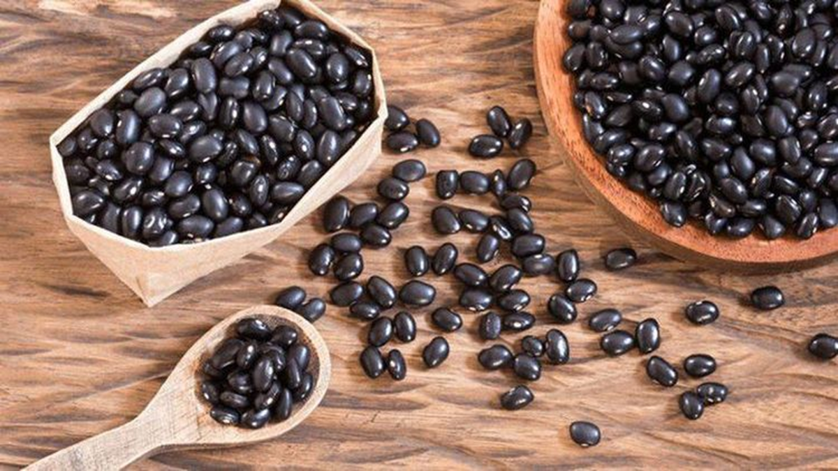 Loại hạt đen quen thuộc "trợ thủ" tim mạch, "khắc tinh" đột quỵ - Ảnh 2.