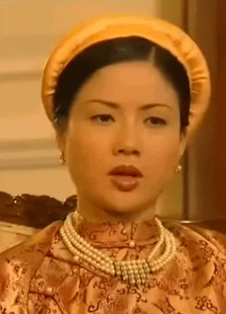 3 mỹ nh&acirc;n từng đ&oacute;ng vai Nam Phương Ho&agrave;ng hậu: Người được khen thần th&aacute;i, người thu h&uacute;t với h&agrave;ng trăm triệu lượt xem- Ảnh 11.