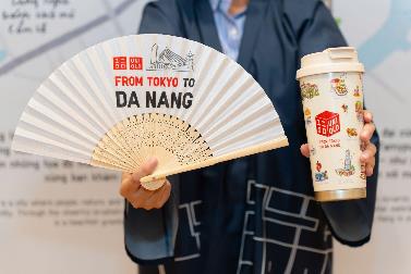 UNIQLO Đ&agrave; Nẵng c&oacute; g&igrave; m&agrave; khiến h&agrave;ng ngh&igrave;n người xếp h&agrave;ng, d&agrave;n KOL đồng loạt rủ nhau đến check-in? - Ảnh 10.