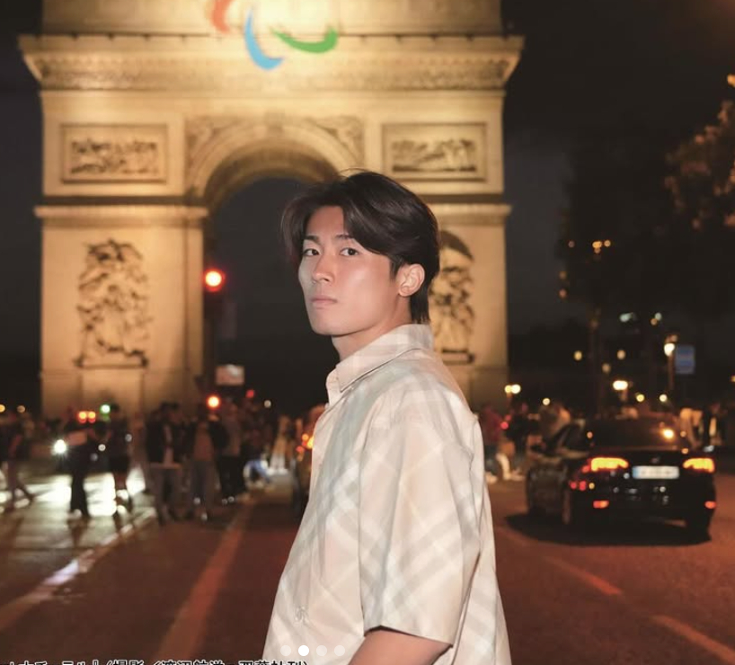Mỹ nam 2k l&agrave; main visual của tuyển Nhật: Cầu thủ mang gương mặt điện ảnh, gu thời trang cũng kh&ocirc;ng phải dạng vừa- Ảnh 8.