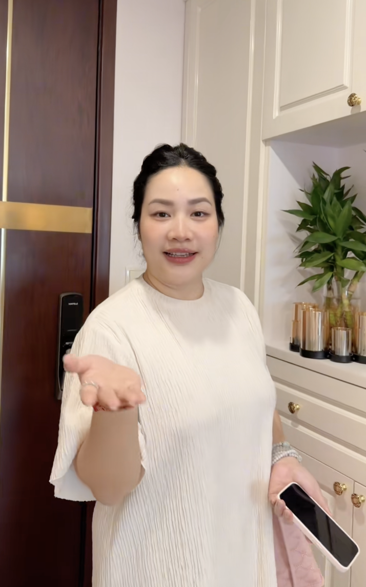 Hội bạn th&acirc;n xe bồn&rdquo;, &ldquo;xe tải&rdquo;, &ldquo;xe Carnival&rdquo; c&oacute; nết ăn nũng nịu ai xem cũng kho&aacute;i, 1 người l&agrave; vợ BTV nổi tiếng VTV- Ảnh 1.