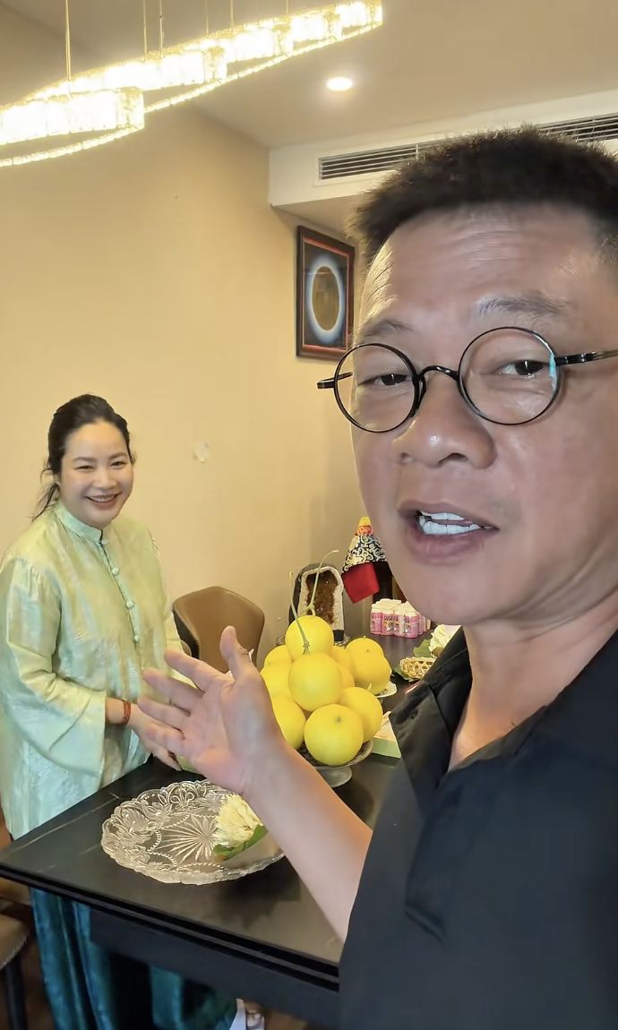 Hội bạn th&acirc;n xe bồn&rdquo;, &ldquo;xe tải&rdquo;, &ldquo;xe Carnival&rdquo; c&oacute; nết ăn nũng nịu ai xem cũng kho&aacute;i, 1 người l&agrave; vợ BTV nổi tiếng VTV- Ảnh 2.