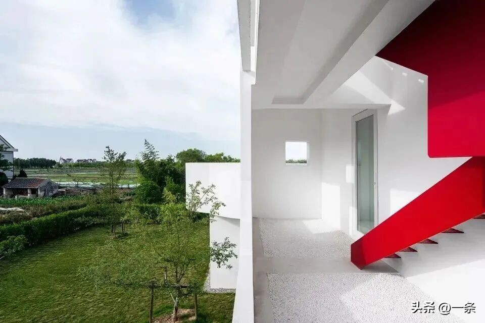 Chi 7 tỷ đồng x&acirc;y biệt thự trắng giữa v&ugrave;ng qu&ecirc;: Cặp vợ chồng khiến cả l&agrave;ng ngỡ ng&agrave;ng, nhưng điều đ&aacute;ng gi&aacute; nhất lại kh&ocirc;ng nằm ở ng&ocirc;i nh&agrave;- Ảnh 11.