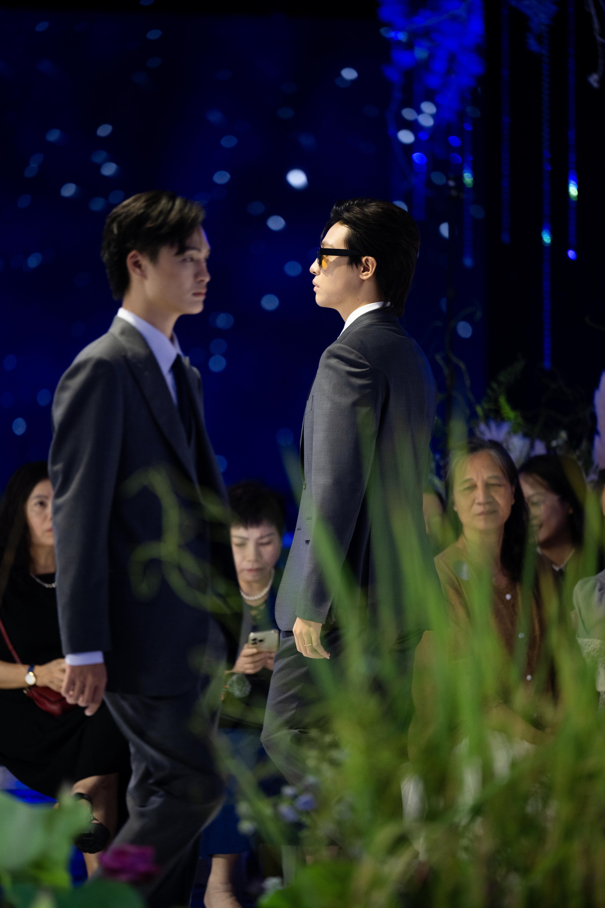 Show v&aacute;y cưới hot nhất Việt Nam l&uacute;c n&agrave;y: Từ kh&ocirc;ng gian đến thiết kế đều đẹp như cổ t&iacute;ch- Ảnh 10.