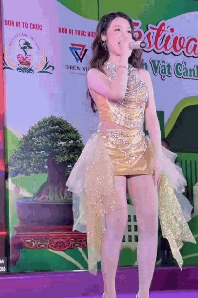 Sao nh&iacute; đẹp nhất Vbiz bị kh&aacute;n giả quay lưng chỉ v&igrave; 1 quyết định, cứ xuất hiện l&agrave; netizen cầu xin &ldquo;quay đầu đi&rdquo;- Ảnh 5.