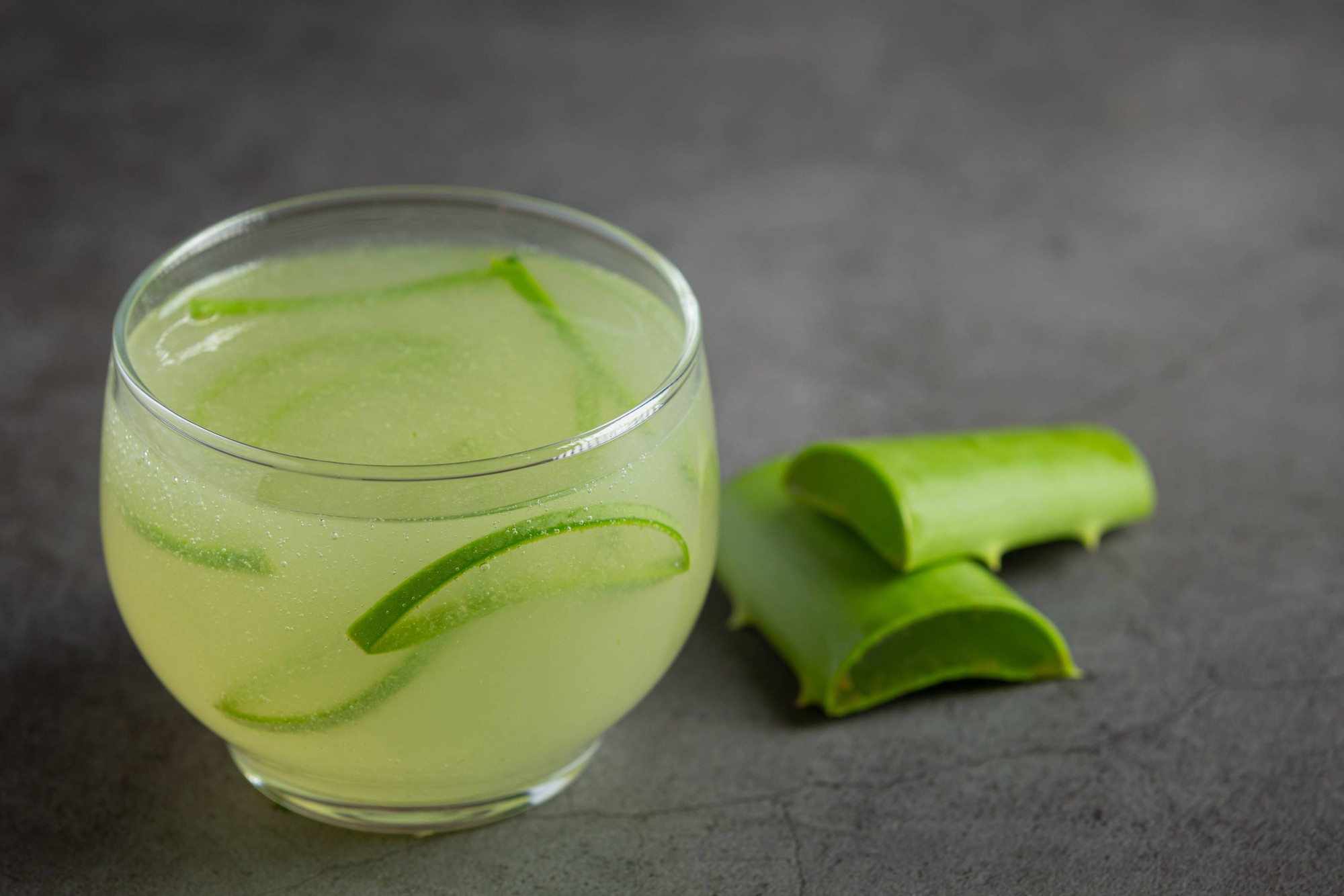 Kh&ocirc;ng phải collagen hay vitamin đắt tiền, thứ quyết định l&agrave;n da đẹp mỗi s&aacute;ng lại l&agrave;... ly nước đầu ti&ecirc;n: 10 lựa chọn c&agrave;ng uống c&agrave;ng c&oacute; lợi- Ảnh 4.