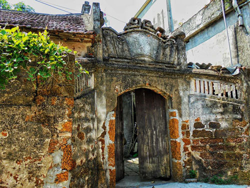 Việt Nam c&oacute; nơi kh&ocirc;ng cần d&ugrave;ng điều h&ograve;a vẫn m&aacute;t lạnh, l&agrave; nơi cất giấu 99 giếng cổ từ v&oacute; ngựa Th&aacute;nh Gi&oacute;ng - Ảnh 1.