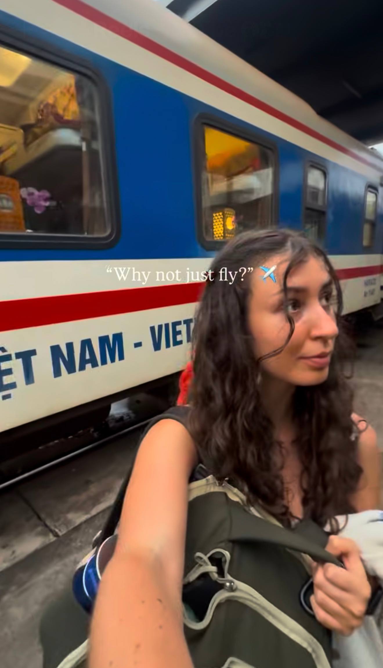 Kh&aacute;ch T&acirc;y nhất quyết đi t&agrave;u hỏa du lịch Việt Nam thay v&igrave; đi m&aacute;y bay, d&otilde;ng dạc tuy&ecirc;n bố: &ldquo;17 tiếng nhưng đ&aacute;ng từng ph&uacute;t&rdquo;- Ảnh 2.