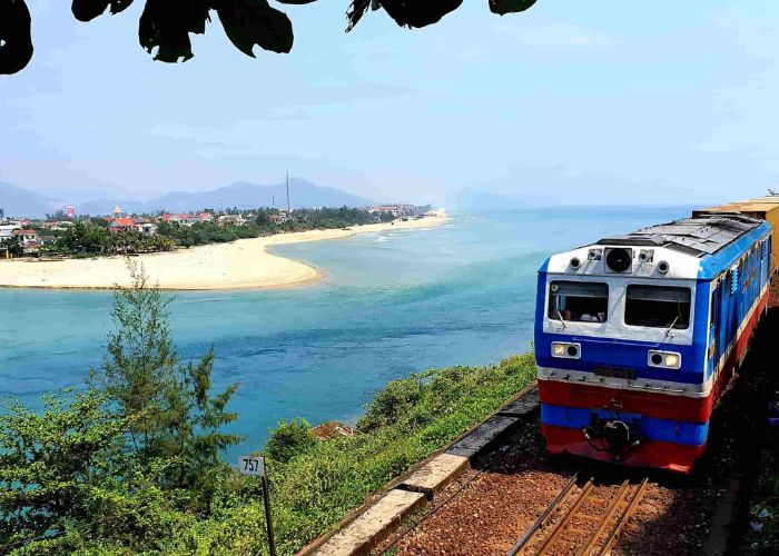 Kh&aacute;ch T&acirc;y nhất quyết đi t&agrave;u hỏa du lịch Việt Nam thay v&igrave; đi m&aacute;y bay, d&otilde;ng dạc tuy&ecirc;n bố: &ldquo;17 tiếng nhưng đ&aacute;ng từng ph&uacute;t&rdquo;- Ảnh 9.