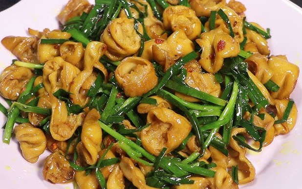 Cảnh báo: Ăn chuối chung với 5 thứ này đừng trách dạ dày đổ bệnh, 2 món đầu nhiều người tưởng tốt - Ảnh 2.