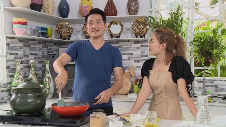 Bức ảnh khiến Phi H&ugrave;ng phải l&ecirc;n tiếng về th&ocirc;ng tin cưới mẹ đơn th&acirc;n Ngọc Lan- Ảnh 2.