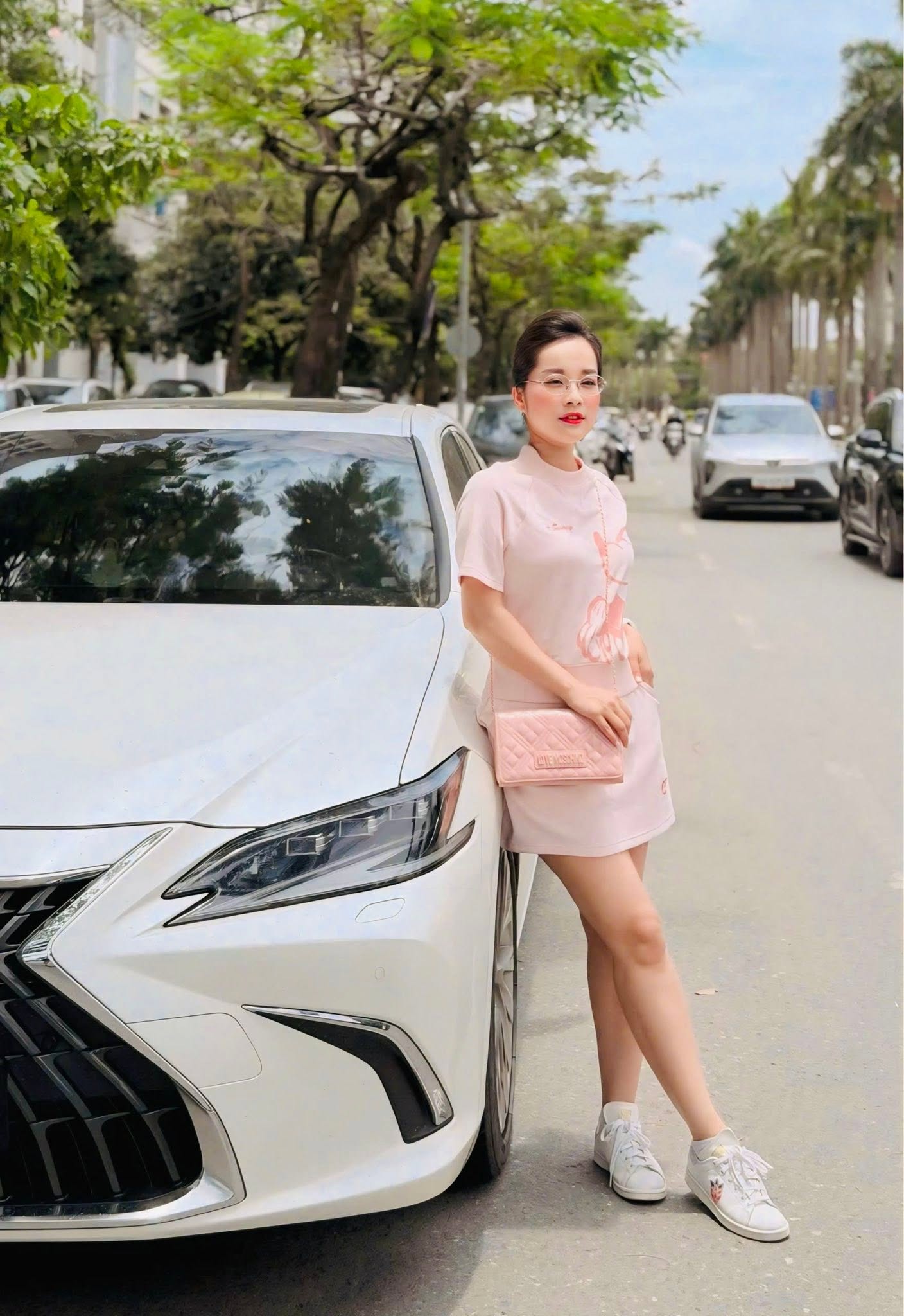 N&agrave;ng "V&agrave;ng Anh" đ&igrave;nh đ&aacute;m 40 tuổi th&agrave;nh đại &uacute;y c&ocirc;ng an, ng&agrave;y c&agrave;ng đẹp gợi cảm, mạnh mẽ vượt biến cố- Ảnh 5.