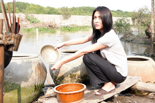 Tăng Thanh H&agrave; đẹp từng centimet- Ảnh 15.