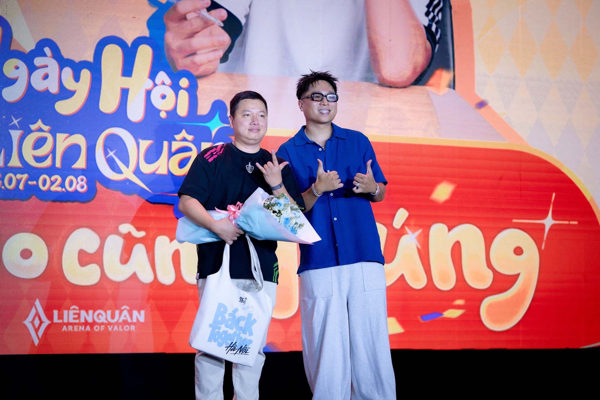 Nam nghệ sĩ Việt đổi đời nhờ show thực tế: L&agrave;m show ch&aacute;y v&eacute; 2 miền, nhận qu&agrave; chục - trăm triệu- Ảnh 5.