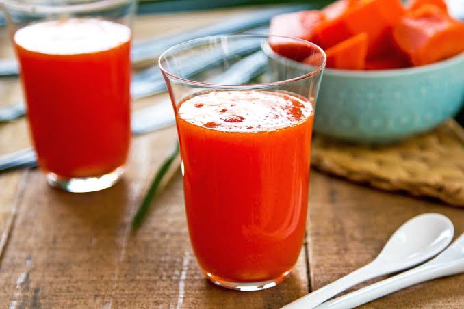 B&aacute;c sĩ cảnh b&aacute;o: 3 kiểu uống nước &eacute;p tưởng healthy đang &acirc;m thầm hại gan, dạ d&agrave;y v&agrave; tim mạch trong m&ugrave;a h&egrave;- Ảnh 1.