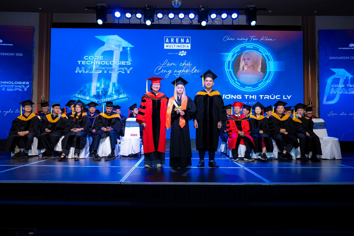 Tưởng chừng chỉ học th&ecirc;m kỹ năng, bạn trẻ miền T&acirc;y lại mở ra cả một sự nghiệp s&aacute;ng tạo - Ảnh 1.