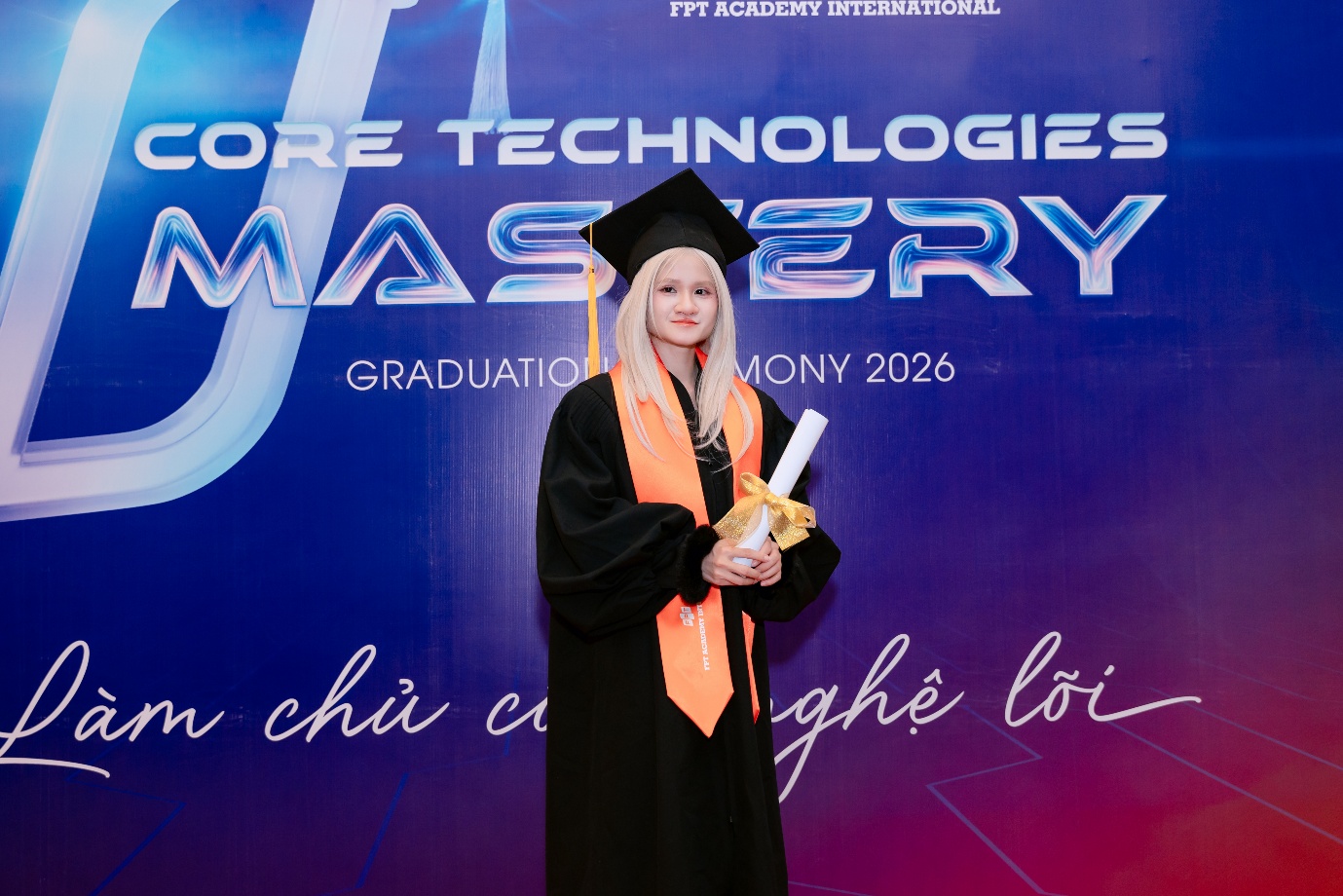 Tưởng chừng chỉ học th&ecirc;m kỹ năng, bạn trẻ miền T&acirc;y lại mở ra cả một sự nghiệp s&aacute;ng tạo - Ảnh 2.