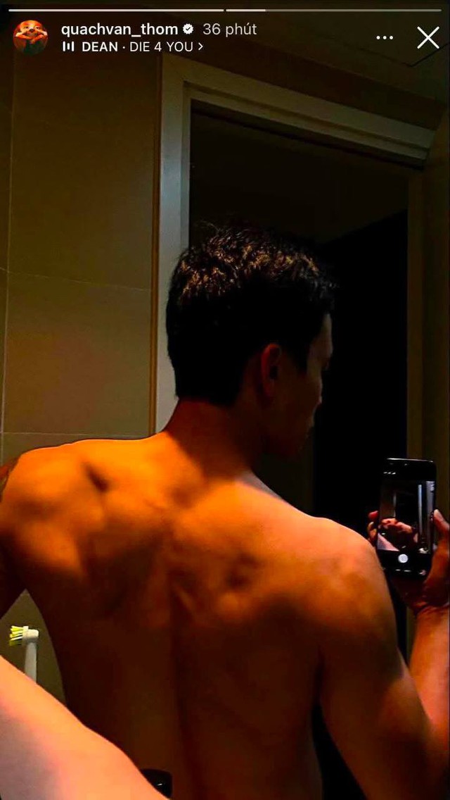 Mỹ nam U40 hot nhất Việt Nam l&uacute;c n&agrave;y: Cứ xuất hiện l&agrave; viral, mặc c&agrave;ng đơn giản c&agrave;ng đẹp- Ảnh 9.