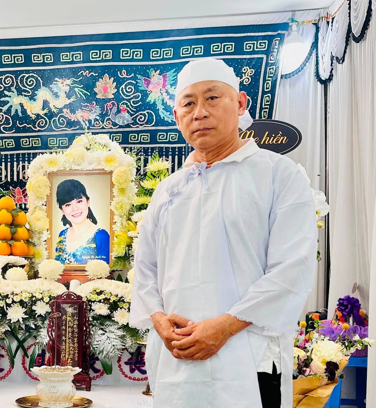 Bạch V&acirc;n được NSND Tạ Minh T&acirc;m bế suốt nửa giờ trước khi tr&uacute;t hơi thở cuối, gương mặt vẫn xinh đẹp- Ảnh 1.