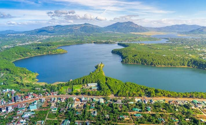 Chuyện hiếm: Một nơi ở Việt Nam gần như kh&ocirc;ng ph&aacute;t sinh giao dịch nh&agrave; đất trong v&ograve;ng 2 năm - Ảnh 1.