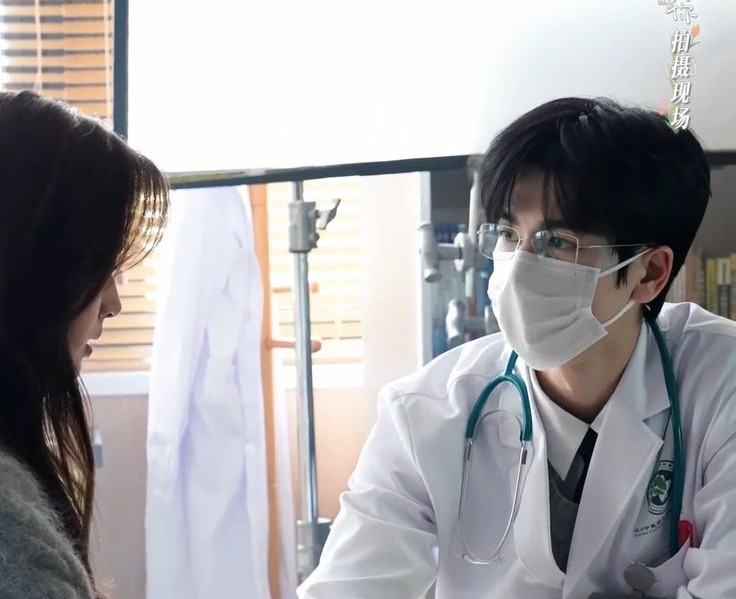 Người phụ nữ 32 tuổi chảy m&aacute;u v&ugrave;ng k&iacute;n suốt 3 năm, vừa đến bệnh viện mọi người vội bịt mũi v&igrave; 1 thứ - Ảnh 3.