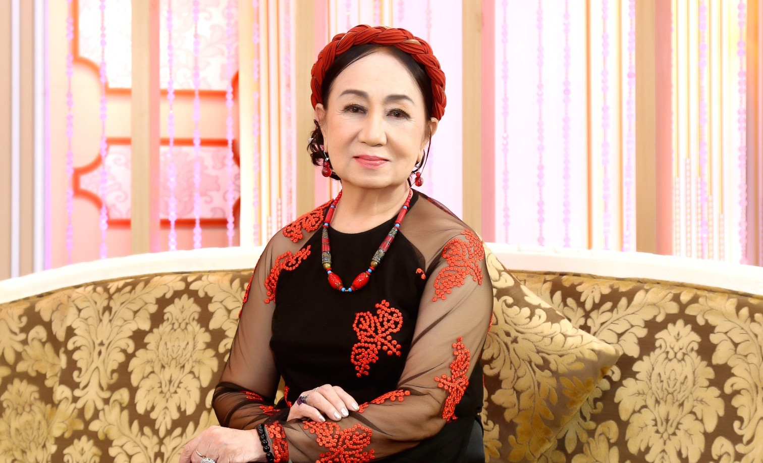 Người duy nhất đóng cả 2 bộ phim về Nam Phương Hoàng hậu: Thần thái ngút ngàn như hoàng tộc thật sự- Ảnh 5.