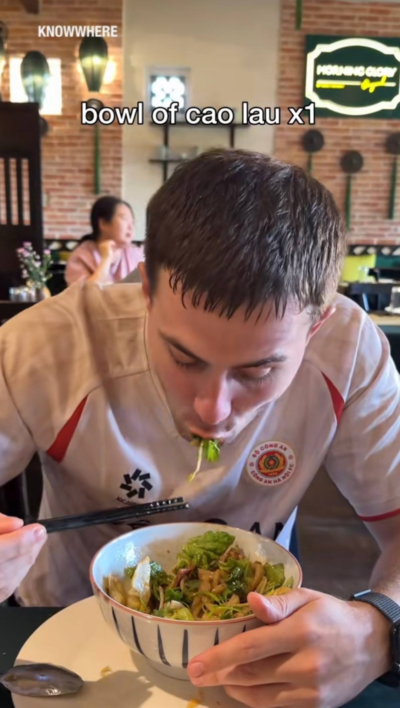 Ăn 6 ổ bánh mì trong 1 ngày ở Hội An, khách Tây khiến người Việt cũng phải chào thua- Ảnh 5.
