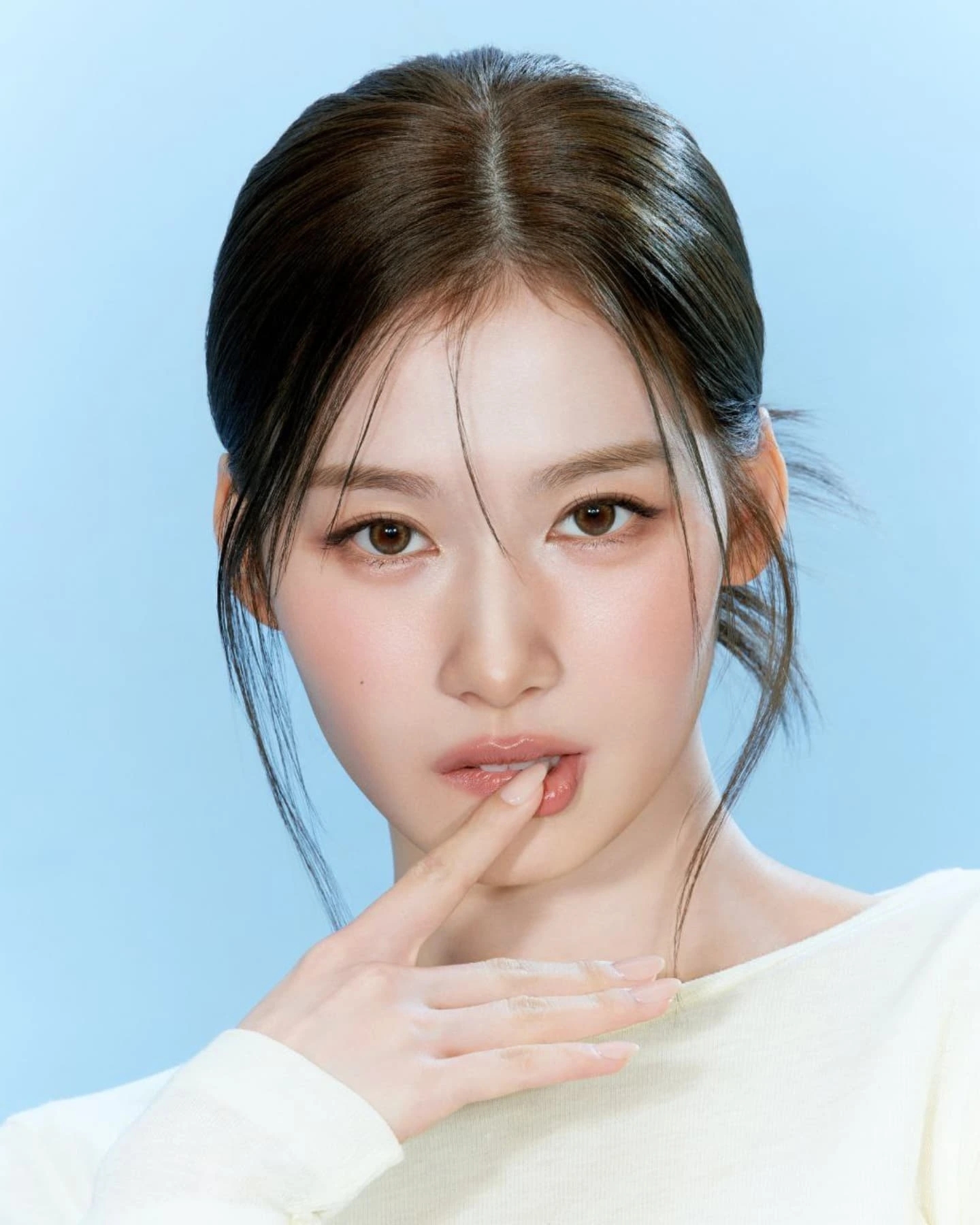 Mỹ nh&acirc;n quyết định đi đ&oacute;ng phim l&agrave;m cả showbiz rung chuyển: Visual top 3 thế giới, soi mỏi mắt kh&ocirc;ng thấy khuyết điểm- Ảnh 7.