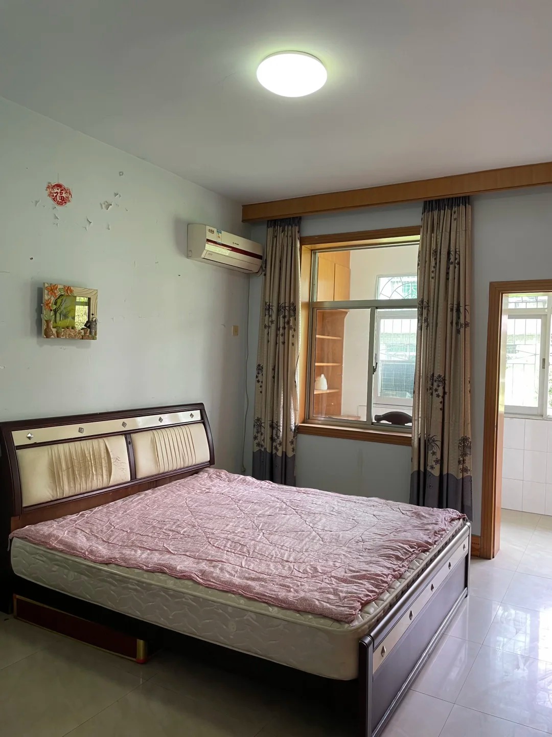 Kh&ocirc;ng phải c&ocirc;ng ch&uacute;a nhưng sống trong "l&acirc;u đ&agrave;i", ghế ngồi cũng 12 triệu/chiếc- Ảnh 9.