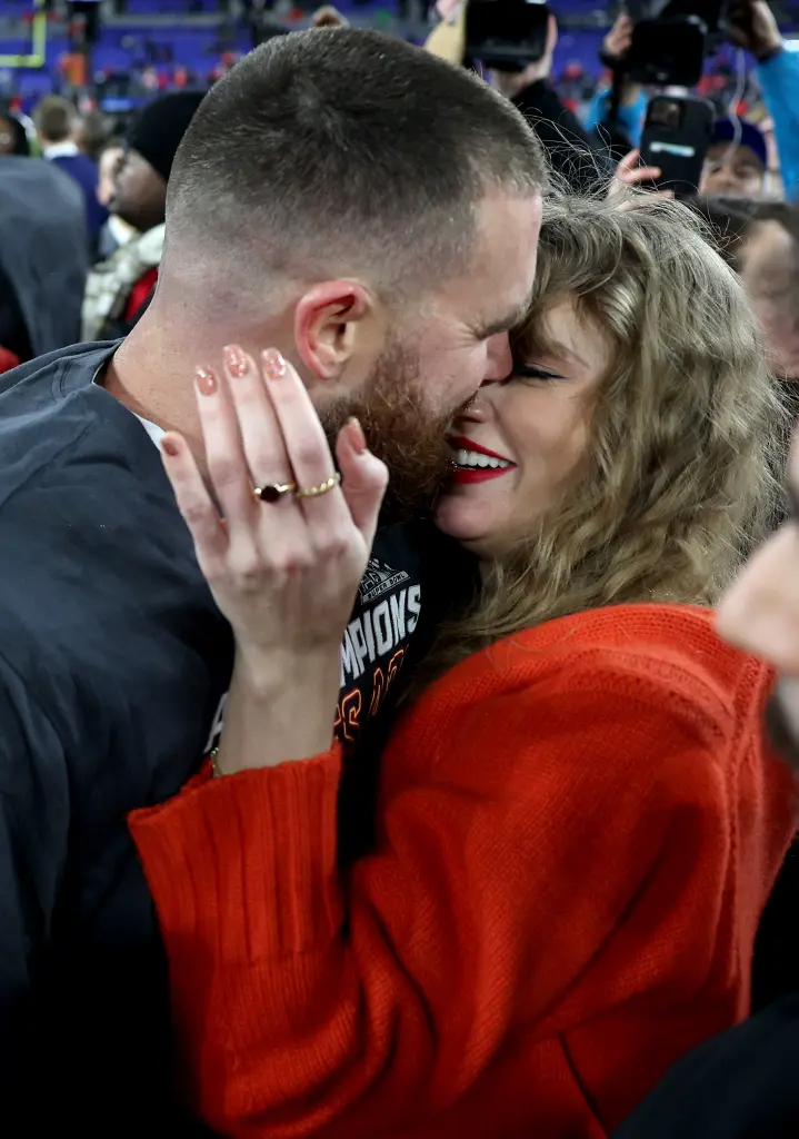H&eacute; lộ lời thề nguyện trong đ&aacute;m cưới triệu đ&ocirc;: Taylor Swift n&oacute;i g&igrave; m&agrave; khiến ch&uacute; rể "m&iacute;t ướt" kh&oacute;c kh&ocirc;ng ngừng?- Ảnh 1.