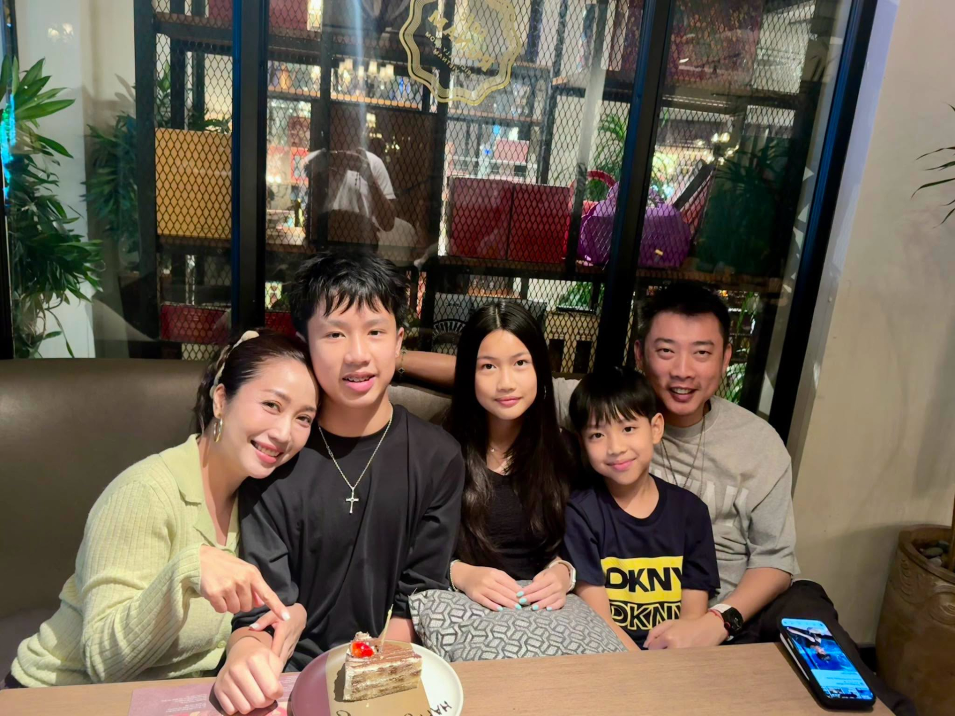 T&igrave;nh h&igrave;nh của Ốc Thanh V&acirc;n v&agrave; Tr&iacute; R&ugrave;a- Ảnh 3.