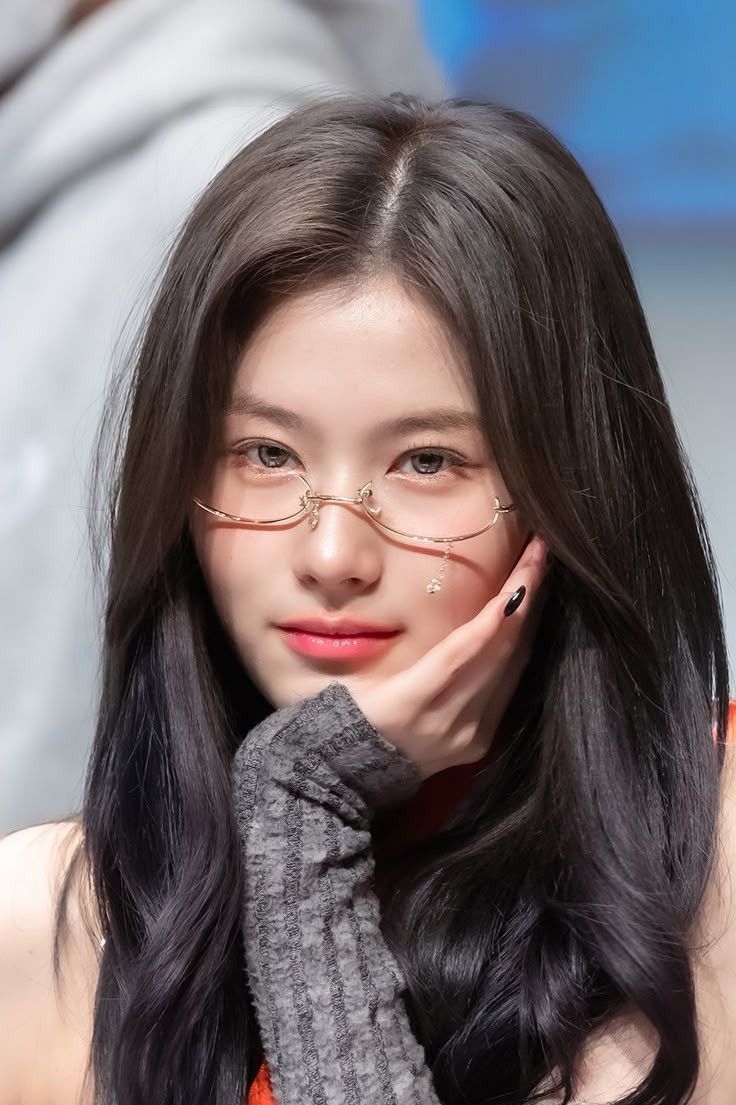 Mỹ nh&acirc;n quyết định đi đ&oacute;ng phim l&agrave;m cả showbiz rung chuyển: Visual top 3 thế giới, soi mỏi mắt kh&ocirc;ng thấy khuyết điểm- Ảnh 5.