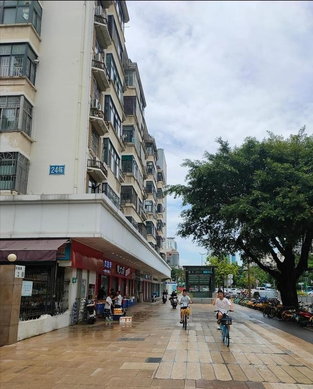 Nhiều người b&aacute;n căn hộ tầng cao để chuyển về chung cư cũ: Sau v&agrave;i năm ở mới nhận ra m&igrave;nh đ&atilde; trả tiền cho qu&aacute; nhiều thứ kh&ocirc;ng thực sự d&ugrave;ng- Ảnh 3.