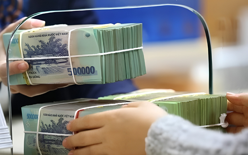 C&oacute; 1 tỷ gửi ng&acirc;n h&agrave;ng, chia thế n&agrave;o cho tối ưu?- Ảnh 1.